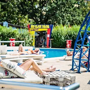 Hotel Party Golden Sands, Warna